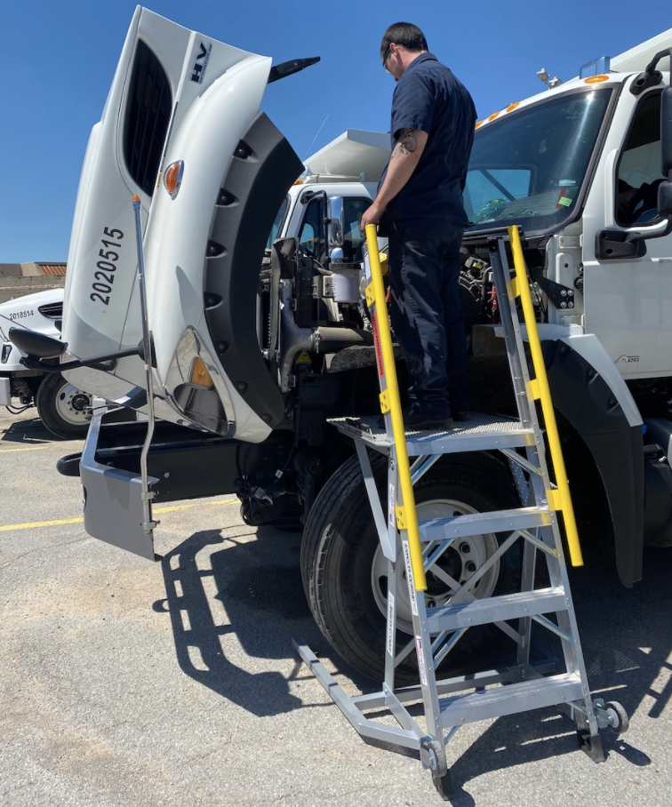 this image shows truck oil change in London, ON